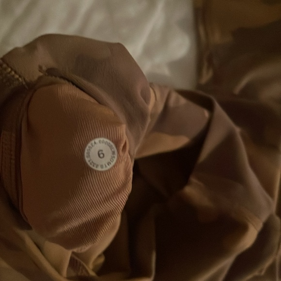 Lululemon Camo high rise align leggings - Picture 2 of 3